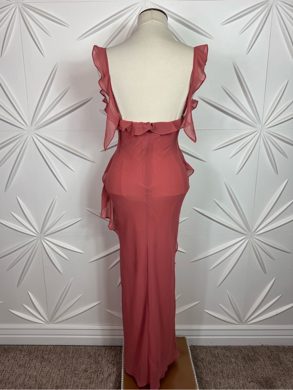 Express Flowy Georgette Ruffle Midi Dress - Picture 6 of 11